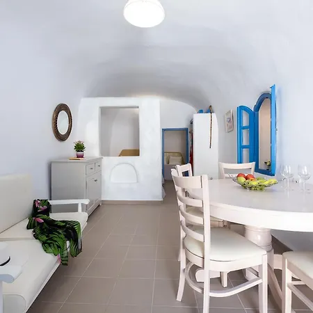 Ambience Cave Villa Oia (Santorini)